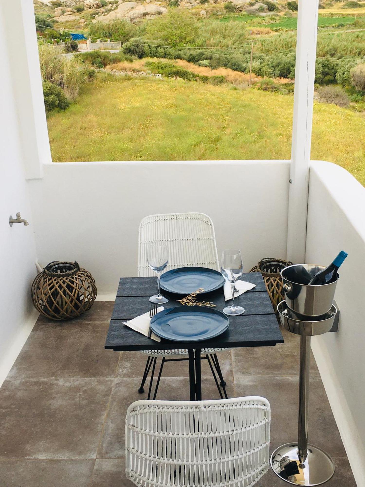 Ninemia Naxos Suites Agios Thaleleos Ruang foto